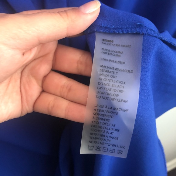 😊 3/$40 Dex Vibrant Blue Solid Blouse - Picture 4 of 5